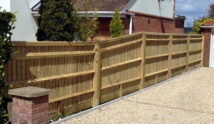 Close board fencing on driveway