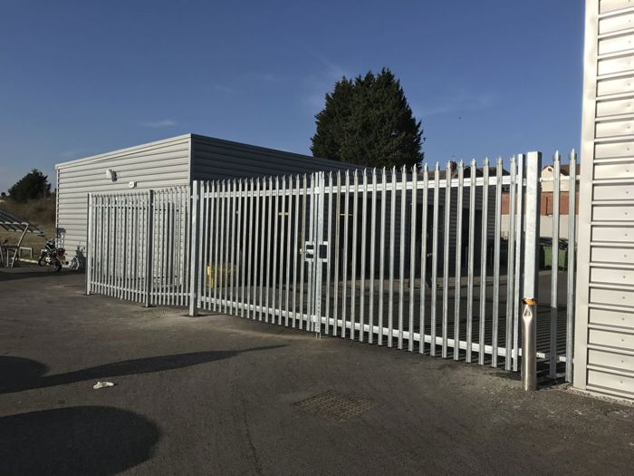 Steel palisade security gates (1)