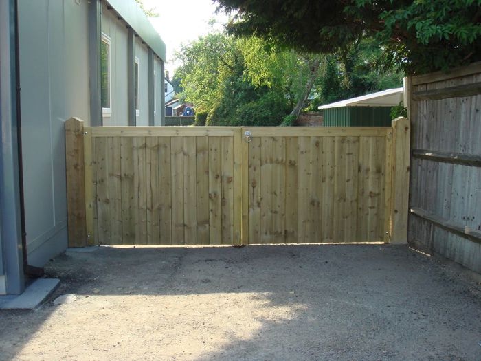 1.2m high close board entrance gates