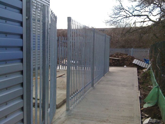 	Steel palisade security fencing