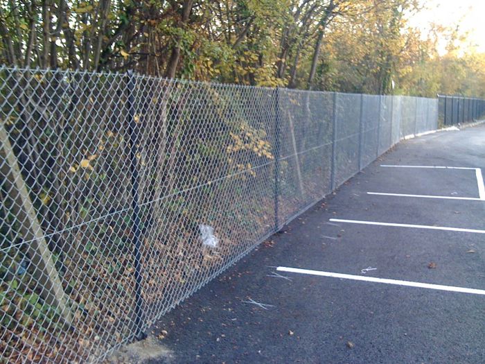 1.8m galvanised chainlink fencing. (3)