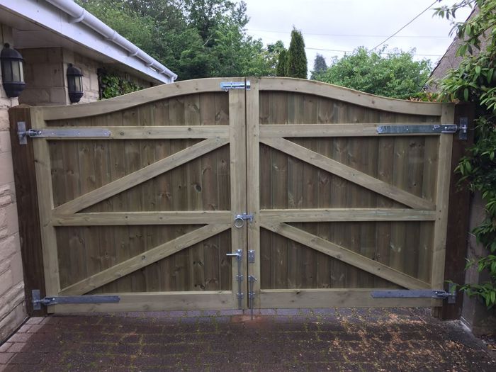 	Arch top tongue & groove entrance gates (1)