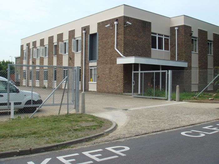 Galvanised chain link gates