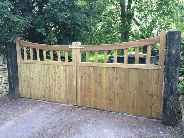 Decorative entrance gates