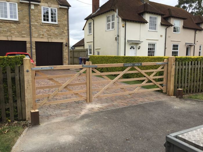 	Oak hardwood field gates